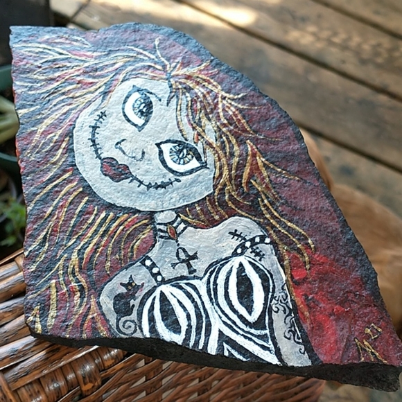 🇨🇦 Punk Rock! Goth Girl Hand Painted on Stone - Picture 2 of 8